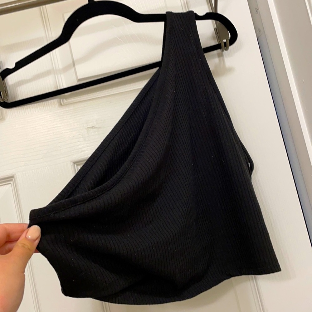 One shoulder crop top